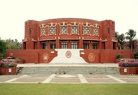IIM Lucknow Joins with CFA Institute in University Affiliation Program